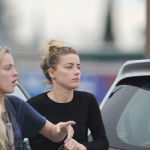 Amber Heard et sa soeur Whitney vont faire des courses chez "99 Cents" à Los Angeles, le 18 Janvier 2017. © CPA/Bestimage