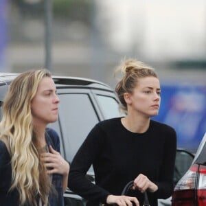 Amber Heard et sa soeur Whitney vont faire des courses chez "99 Cents" à Los Angeles, le 18 Janvier 2017. © CPA/Bestimage