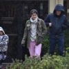 Exclusif - Selma Blair se promène sous la pluie avec son fils Arthur Bleick et son nouveau compagnon dans les rues de Woodland Hills, le 22 janvier 2017