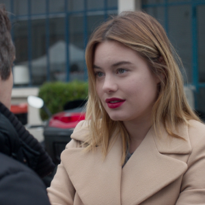 Camille Rowe face à Guillaume Canet. (capture d'écran)