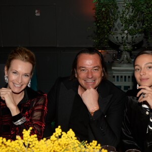 Estelle Lefebure, Gilles Mansard et Jenaye Noah à la 15ème édition du "Dîner de la mode du Sidaction" au Grand Palais à Paris, le 26 janvier 2016. © Rachid Bellack/Bestimage  Celebrities at the 15th edition of "Sidaction's fashion dinner" held at the Grand Palais in Paris. January 26th, 2017.26/01/2017 - Paris