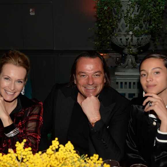 Estelle Lefebure, Gilles Mansard et Jenaye Noah à la 15ème édition du "Dîner de la mode du Sidaction" au Grand Palais à Paris, le 26 janvier 2016. © Rachid Bellack/Bestimage  Celebrities at the 15th edition of "Sidaction's fashion dinner" held at the Grand Palais in Paris. January 26th, 2017.26/01/2017 - Paris