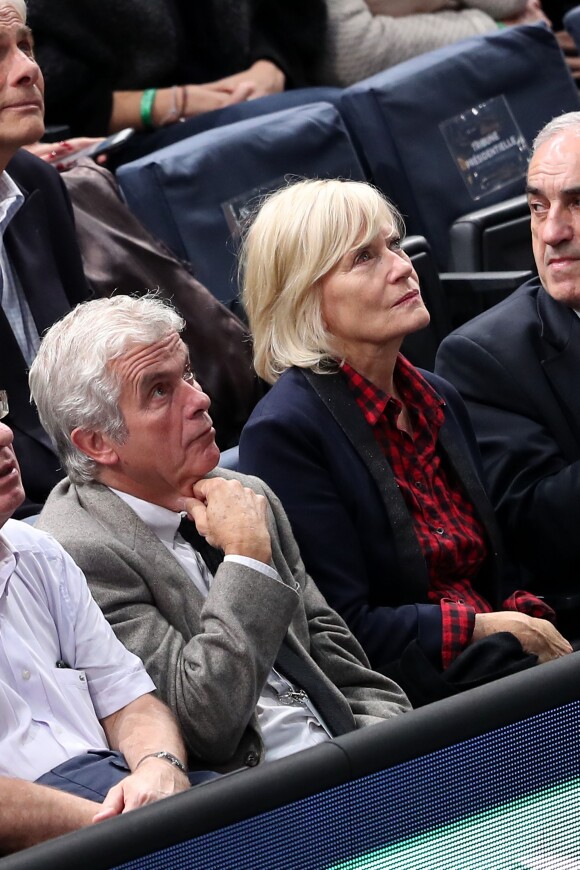 Claude Sérillon et sa compagne Catherine Ceylac assistent au match de Richard Gasquet lors du Bnp Paribas Masters à l' Accor Hotels Arena à Paris le 1er novembre 2016. © Veeren-Moreau/Bestimage