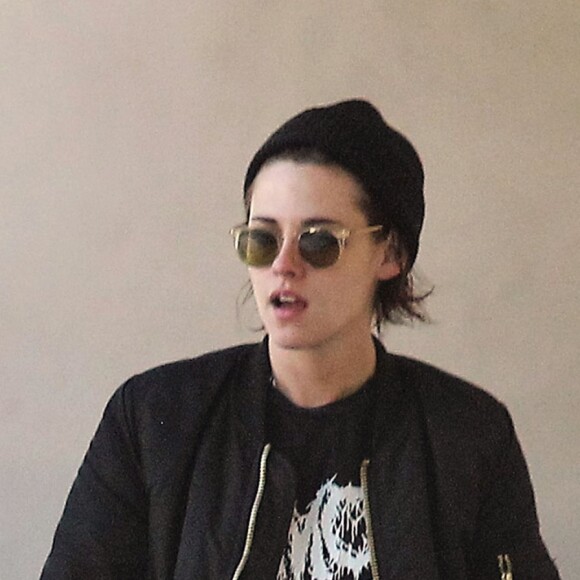 Kristen Stewart et Chloë Grace Moretz sont allées faire du shopping au AT&T store à Loz Feliz, le 26 janvier 2017