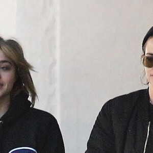 Kristen Stewart et Chloë Grace Moretz sont allées faire du shopping au AT&T store à Loz Feliz, le 26 janvier 2017