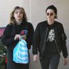 Kristen Stewart et Chloë Grace Moretz sont allées faire du shopping au AT&T store à Loz Feliz, le 26 janvier 2017