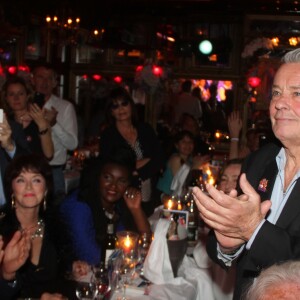 Anny Duperey, Alain Delon et Jean-Paul Belmondo - Michou fête ses 85 ans et les 60 ans de son cabaret à Paris le 20 juin 2016. © Philippe Baldini / Bestimage