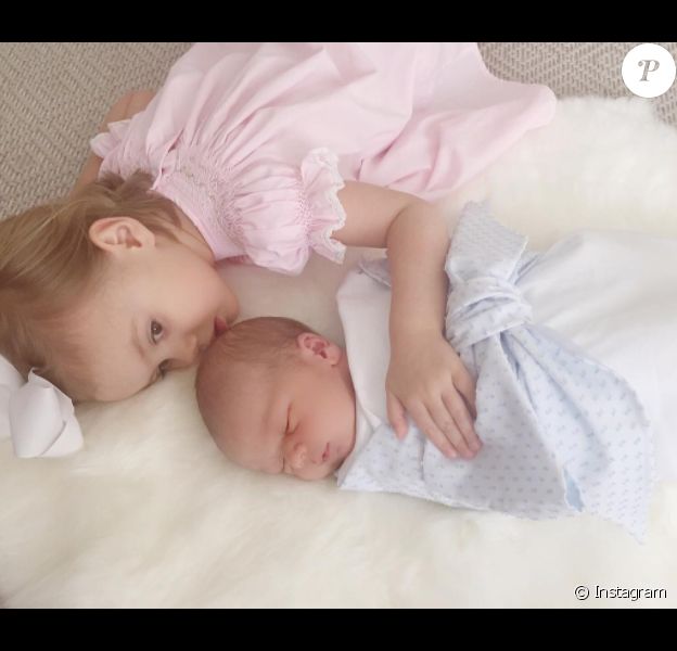 L'acteur Armie Hammer et l'animatrice télé Elizabeth Chambers, déjà parents de Harper née en 2014, ont accueilli le 15 janvier 2017 leur second enfant : Ford, dont le prénom a été révélé avec cette photo Instagram.