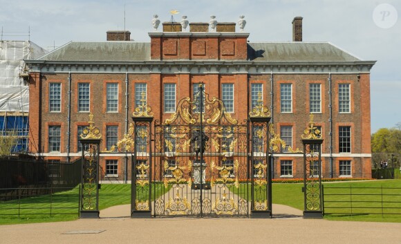 Vue du palais de Kensington, résidence officielle du duc et de la duchesse de Cambridge ainsi que du prince Harry, en avril 2013 à Londres.