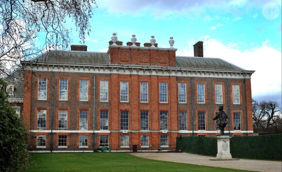 Vue du palais de Kensington, résidence officielle du duc et de la duchesse de Cambridge ainsi que du prince Harry, en avril 2011 à Londres.