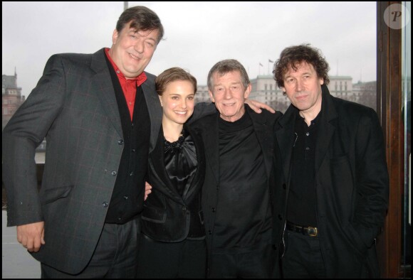 Stephen Fry, Natalie Portman, John Hurt et Stephen Rea à Londres pour le photocall du film V pour Vendetta (2006)