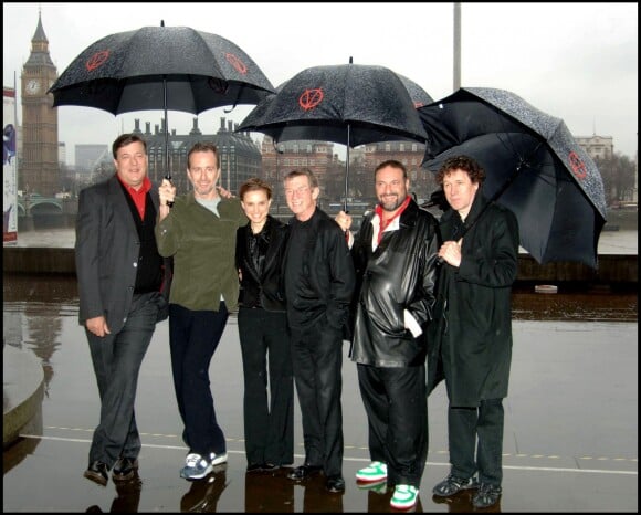 Stephen Fry, James MacTeigue, Natalie Portman, John Hurt, Joel Silver et Stephen Rea - Photocall du film V pour Vendetta à Londres en 2006