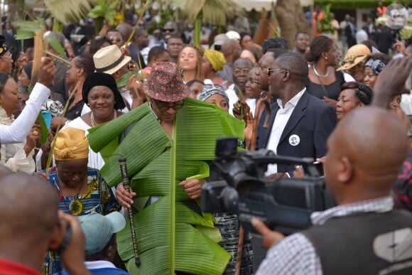 Exclusif - Yannick Noah - Cérémonie traditionnelle lors des obsèques de Zacharie Noah à Yaoundé au Cameroun, le 18 janvier 2017.