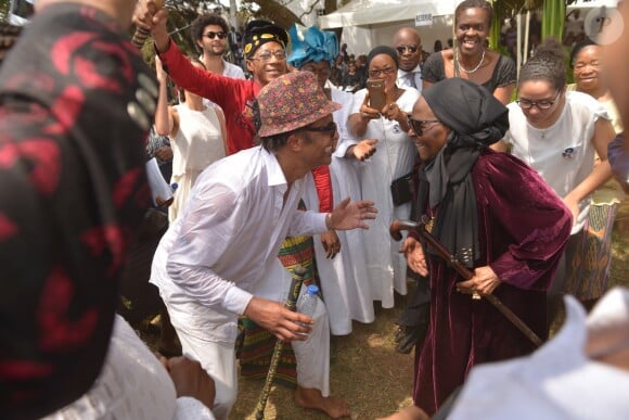Exclusif - Yannick Noah - Cérémonie traditionnelle lors des obsèques de Zacharie Noah à Yaoundé au Cameroun le 18 janvier 2017