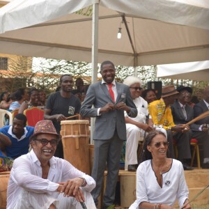 Exclusif - Yannick Noah et ses soeurs Isabelle et Nathalie Noah - Cérémonie traditionnelle lors des obsèques de Zacharie Noah à Yaoundé au Cameroun le 18 janvier 2017.
