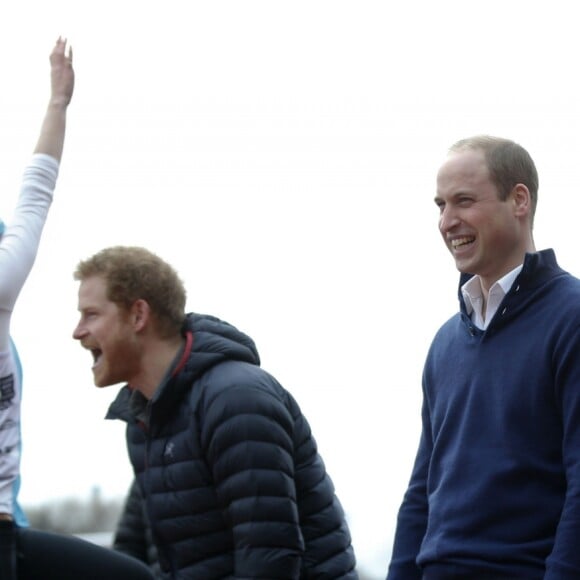 Le prince William, la duchesse Catherine de Cambridge et le prince Harry participaient le 5 février 2017 à une journée d'entraînement en vue du marathon de Londres au parc olympique Reine Elizabeth, une opération pour le compte de leur campagne en faveur de la santé mentale Heads Together.