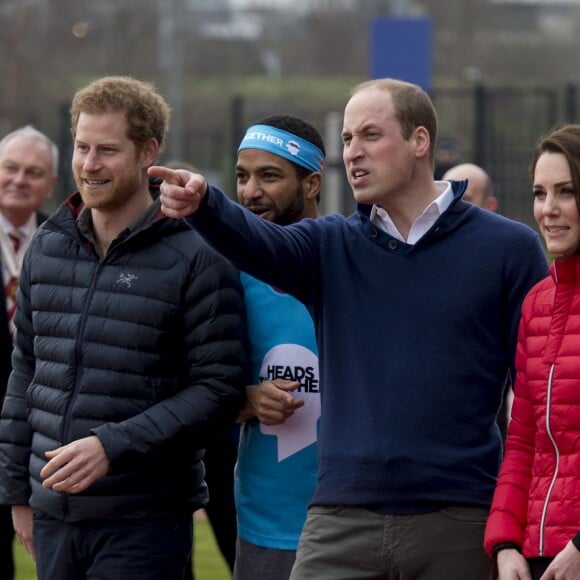 Le prince William, la duchesse Catherine de Cambridge et le prince Harry participaient le 5 février 2017 à une journée d'entraînement en vue du marathon de Londres au parc olympique Reine Elizabeth, une opération pour le compte de leur campagne en faveur de la santé mentale Heads Together.