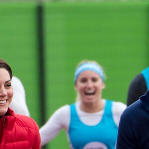 Le prince William, la duchesse Catherine de Cambridge et le prince Harry participaient le 5 février 2017 à une journée d'entraînement en vue du marathon de Londres au parc olympique Reine Elizabeth, une opération pour le compte de leur campagne en faveur de la santé mentale Heads Together.