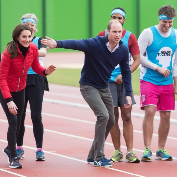 Le prince William, la duchesse Catherine de Cambridge et le prince Harry participaient le 5 février 2017 à une journée d'entraînement en vue du marathon de Londres au parc olympique Reine Elizabeth, une opération pour le compte de leur campagne en faveur de la santé mentale Heads Together.