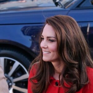 Le prince William et la duchesse Catherine de Cambridge visitaient le 6 février 2017 l'école primaire Mitchell Brook, dans le quartier de Brent à Londres, pour le lancement de la Semaine de la santé mentale des enfants et la remise de la Coupe de la Gentillesse avec l'association Place2Be, membre de Heads Together.