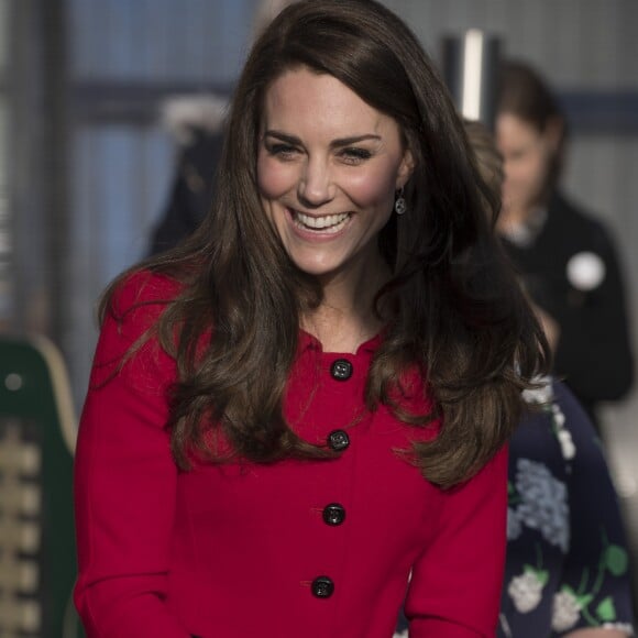 Le prince William et la duchesse Catherine de Cambridge visitaient le 6 février 2017 l'école primaire Mitchell Brook, dans le quartier de Brent à Londres, pour le lancement de la Semaine de la santé mentale des enfants et la remise de la Coupe de la Gentillesse avec l'association Place2Be, membre de Heads Together.