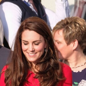 Le prince William et la duchesse Catherine de Cambridge visitaient le 6 février 2017 l'école primaire Mitchell Brook, dans le quartier de Brent à Londres, pour le lancement de la Semaine de la santé mentale des enfants et la remise de la Coupe de la Gentillesse avec l'association Place2Be, membre de Heads Together.