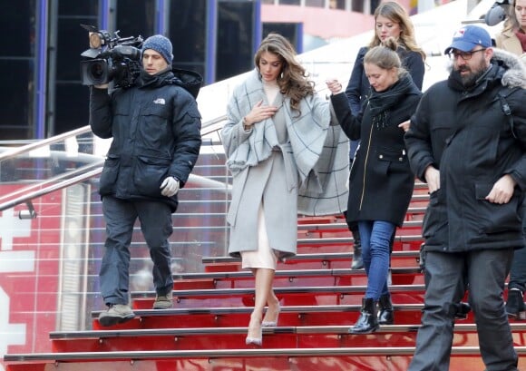 Iris Mittenaere, Miss Univers 2016, lors d'un rendez-vous avec nos photographes à Times Square (New York) le 6 février 2017.