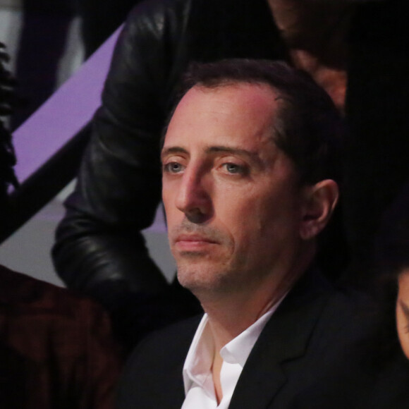Gad Elmaleh au défilé "Victoria's Secret Paris 2016" au Grand Palais à Paris, le 30 novembre 2016. © Denis Guignebourg/Bestimage