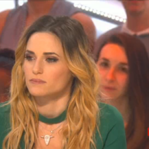 Capucine Anav dans "Il en pense quoi Camille ?" sur C8, le 9 février 2017.