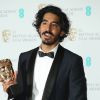 Dev Patel - Les célébrités posent avec leurs prix dans la pressroom des British Academy Film Awards (BAFTA) au Royal Albert Hall à Londres le 12 février 2017.