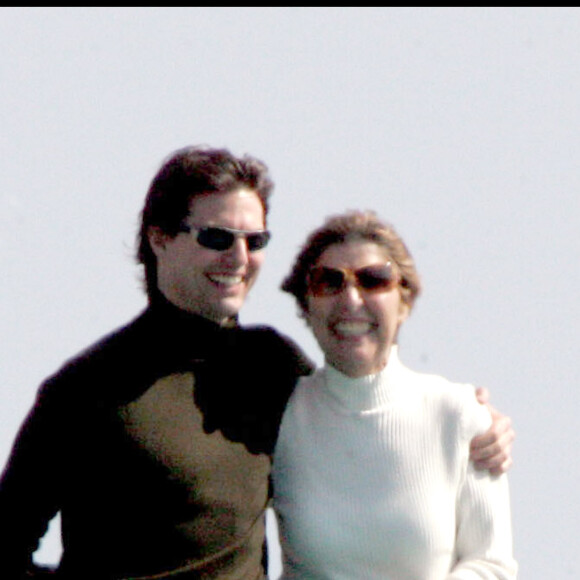 Tom Cruise et sa maman assistent à un match de baseball de Connor, le fils de l'acteur, à Los Angeles, le 7 octobre 2006