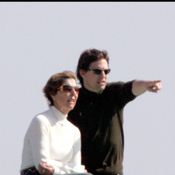 Tom Cruise et sa maman assistent à un match de baseball de Connor, le fils de l'acteur, à Los Angeles, le 7 octobre 2006