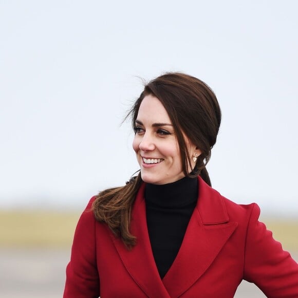 La duchesse Catherine de Cambridge lors de sa visite à la base RAF Wittering dans le Cambridgeshire en tant que marraine et commandante honoraire des cadets de l'Armée de l'Air, le 14 février 2017.