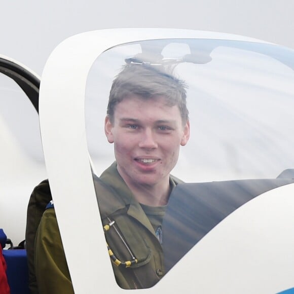 La duchesse Catherine de Cambridge a pu découvrir les commandes à bord d'un avion école lors de sa visite à la base RAF Wittering dans le Cambridgeshire en tant que marraine et commandante honoraire des cadets de l'Armée de l'Air, le 14 février 2017.