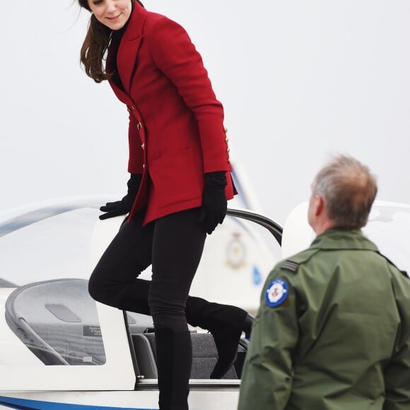 La duchesse Catherine de Cambridge lors de sa visite à la base RAF Wittering dans le Cambridgeshire en tant que marraine et commandante honoraire des cadets de l'Armée de l'Air, le 14 février 2017.