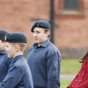 La duchesse Catherine de Cambridge lors de sa visite à la base RAF Wittering dans le Cambridgeshire en tant que marraine et commandante honoraire des cadets de l'Armée de l'Air, le 14 février 2017.