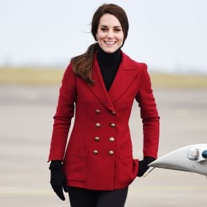 La duchesse Catherine de Cambridge lors de sa visite à la base RAF Wittering dans le Cambridgeshire en tant que marraine et commandante honoraire des cadets de l'Armée de l'Air, le 14 février 2017.