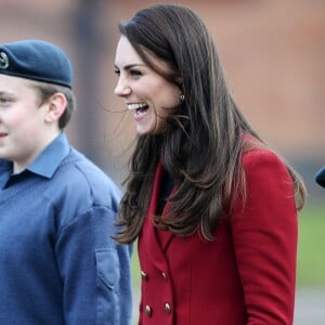 La duchesse Catherine de Cambridge lors de sa visite à la base RAF Wittering dans le Cambridgeshire en tant que marraine et commandante honoraire des cadets de l'Armée de l'Air, le 14 février 2017.