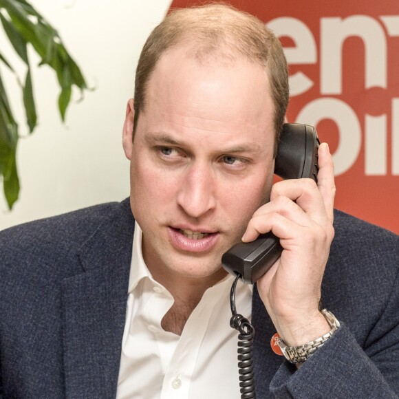 Le prince William, duc de Cambridge, inaugure le centre d'appel Centrepoint Helpline à Londres le 13 février 2017. Il s'agit du premier service de conseil qui offrira aux jeunes qui sont sans abri ou qui risquent d'être sans abri un service de soutien complet. Centrepoint, dont Son Altesse Royale est le Patron s'est associé avec The Mix pour réaliser ce projet.