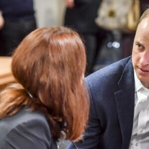 Le prince William, duc de Cambridge, inaugure le centre d'appel Centrepoint Helpline à Londres le 13 février 2017. Il s'agit du premier service de conseil qui offrira aux jeunes qui sont sans abri ou qui risquent d'être sans abri un service de soutien complet. Centrepoint, dont Son Altesse Royale est le Patron s'est associé avec The Mix pour réaliser ce projet.