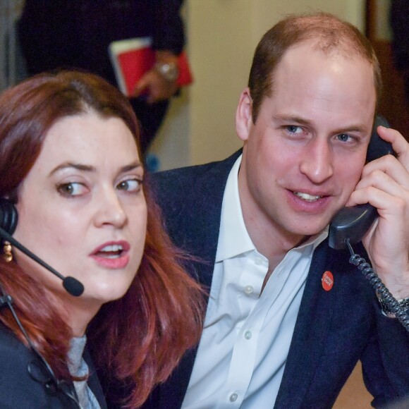 Le prince William, duc de Cambridge, inaugure le centre d'appel Centrepoint Helpline à Londres le 13 février 2017. Il s'agit du premier service de conseil qui offrira aux jeunes qui sont sans abri ou qui risquent d'être sans abri un service de soutien complet. Centrepoint, dont Son Altesse Royale est le Patron s'est associé avec The Mix pour réaliser ce projet.