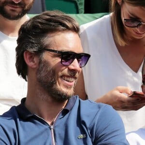 Alice Belaïdi - Jour 4 - People dans les tribunes lors du tournoi de tennis de Roland Garros à Paris le 27 mai 2015.