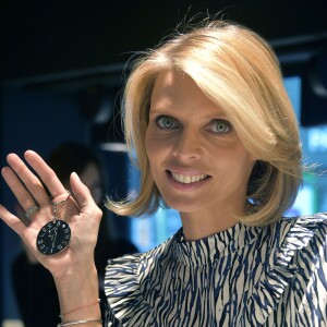 Sylvie Tellier (co-fondatrice de l'association Les Bonnes Fées) lors de la présentation en exclusivité et de l'inauguration de la mise en vente d'un porte-clé Les Bonnes Fées à la boutique Julien d'Orcel à Levallois-Perret, le 6 décembre 2016. La totalité des bénéfices de la vente des porte-clés dans les bijouterie de l'enseigne sera reversée à l'association Les Bonnes Fées qui a principalement pour but d'intervenir auprès des gens pour améliorer leurs conditions de vie, de venir en aide aux personnes les plus démunies ou atteintes de maladies. © Giancarlo Gorassini/Bestimage