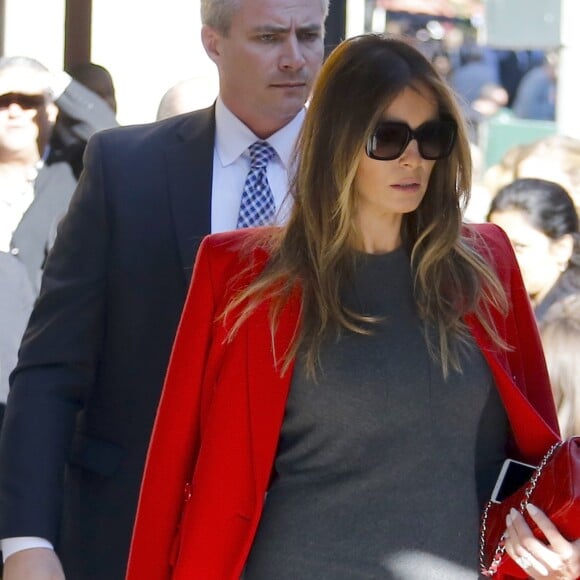 Exclusif - La femme de Donald Trump, Melania Trump et son fils Barron Trump vont déjeuner au restaurant Serafina à New York, le 17 novembre 2016.