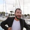 Plongeon de Michael Youn dans le port de La Rochelle lors du photocall de la série "Mon frère bien aimé" au 18ème Festival de la Fiction TV. Le 15 septembre 2016