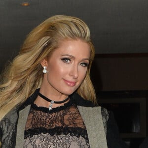 Paris Hilton quitte l'hôtel le May Fair de Londres le 21 janvier 2017 © CPA / Bestimage