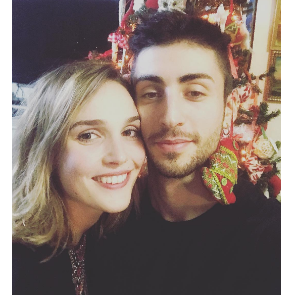 Camille Lou avec son chéri Gabriele Beddoni pour célébrer les fêtes de fin d'année. Photo publiée sur Instagram en décembre 2016.