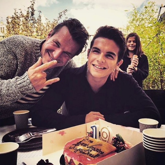 Julien Castaldi fête ses 19 ans avec son père, Benjamin Castaldi. Photo publiée sur Instagram en janvier 2017.