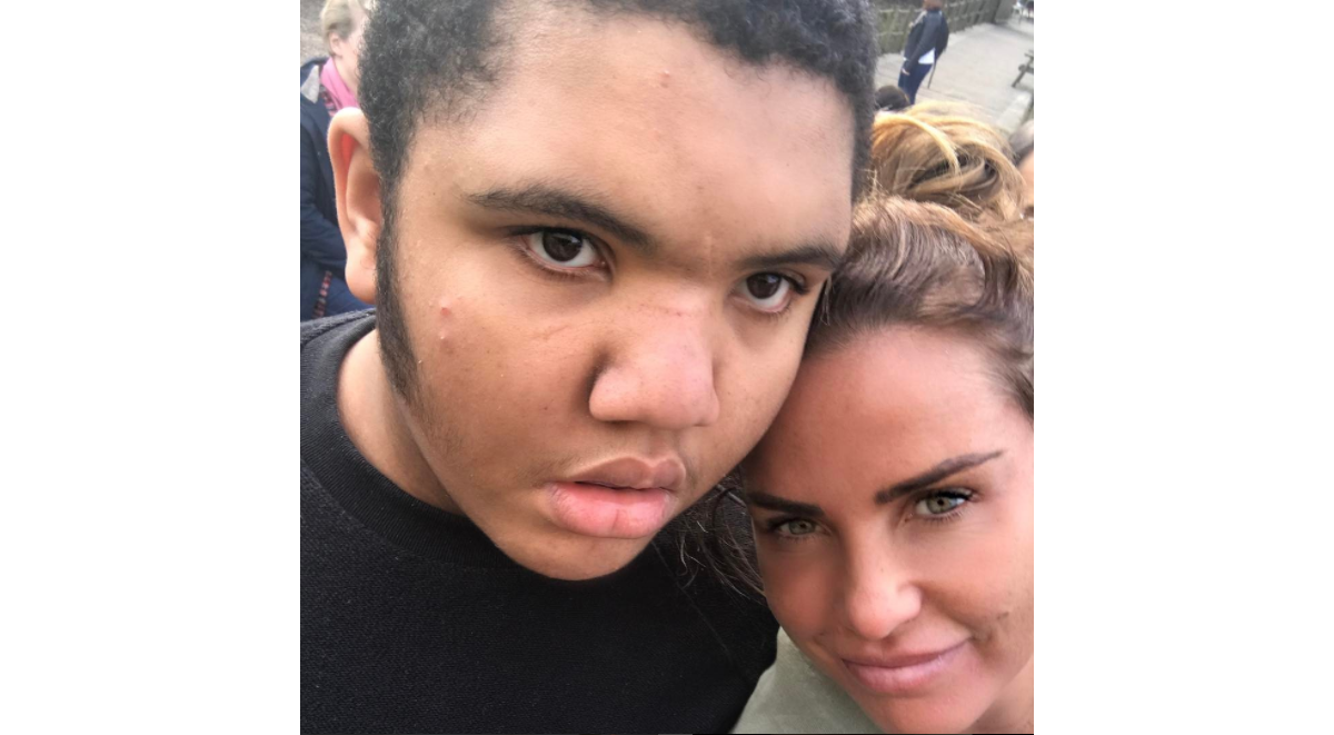 Photo Katie Price Avec Son Fils Harvey 14 Ans Fruit De Sa Brève Relation Avec Dwight York 6824