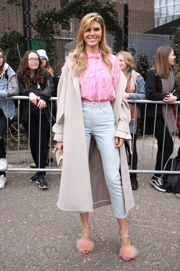 Maryna Linchuk - Défilé de mode Topshop Unique lors de la Fashion Week de Londres, le 19 février 2017.